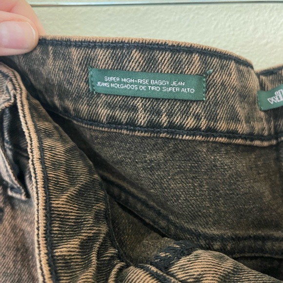 WILDFABLE STRAIGHT LEG BAGGY ACID WASHED JEAN NWT - Picture 4 of 5